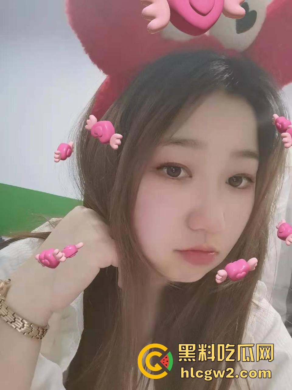 瓜友投稿酒店约炮极品良家人妻 无套直入内射 骚逼水多夹得紧 干得小少妇娇喘不止 爽到飞起！-6