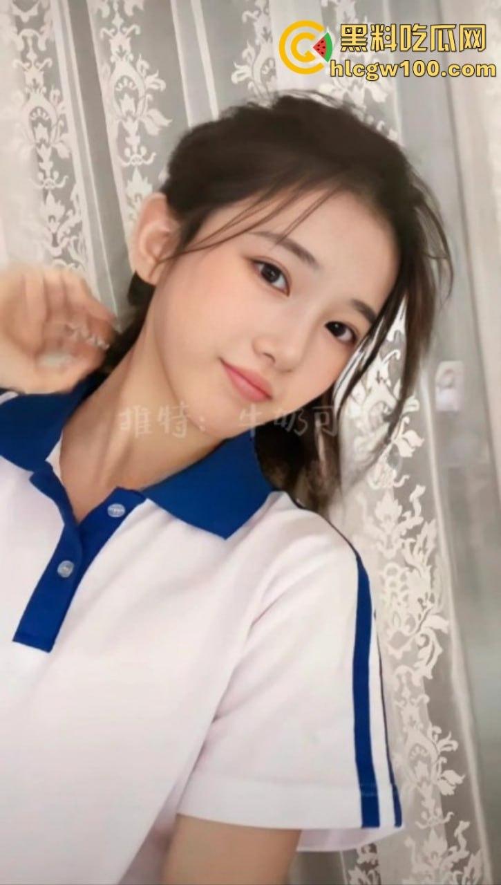 高颜值女大学生【牛奶可可】 外表斯文乖巧JK妹私底下却是骚浪母狗约炮 各种户外露出视频被曝光-2