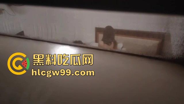 偷拍技术天花板,山西哥们跟踪前女友开房,全程偷拍她和现男友翻云覆雨,角度刁钻精准到像开了透视挂!-10