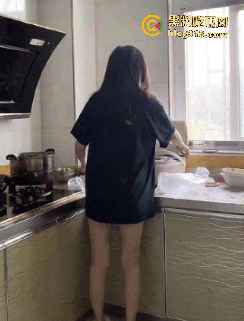 哥哥酒驾入狱嫂子还不肯离婚!看嫂子寂寞老弟直接帮忙“安慰”嫂子,好歹也是穿过同一条裤子的!-1