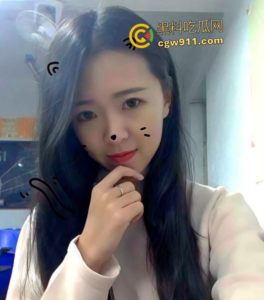 四川职院骚货【龙琪琪】约炮,在家帮炮友狂撸巨鸡巴,撸完就猛操浓毛逼,内射爽到鸡巴抽筋!-2