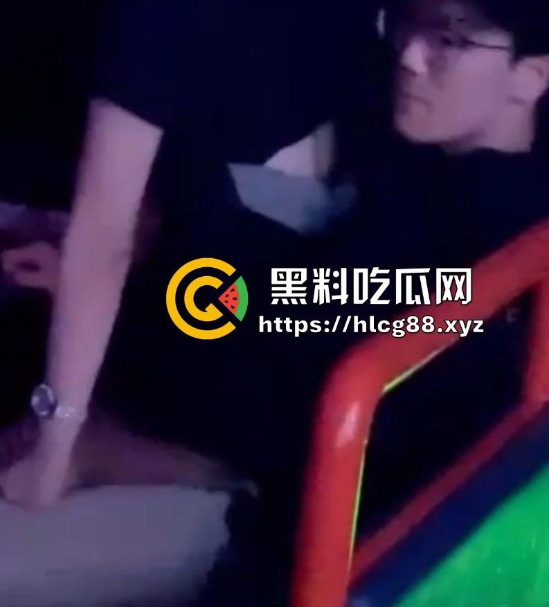 辽油三高『王庸昊』盘锦布车酒吧操白丝女，被隔壁捉偷拍，微信群疯传！-4