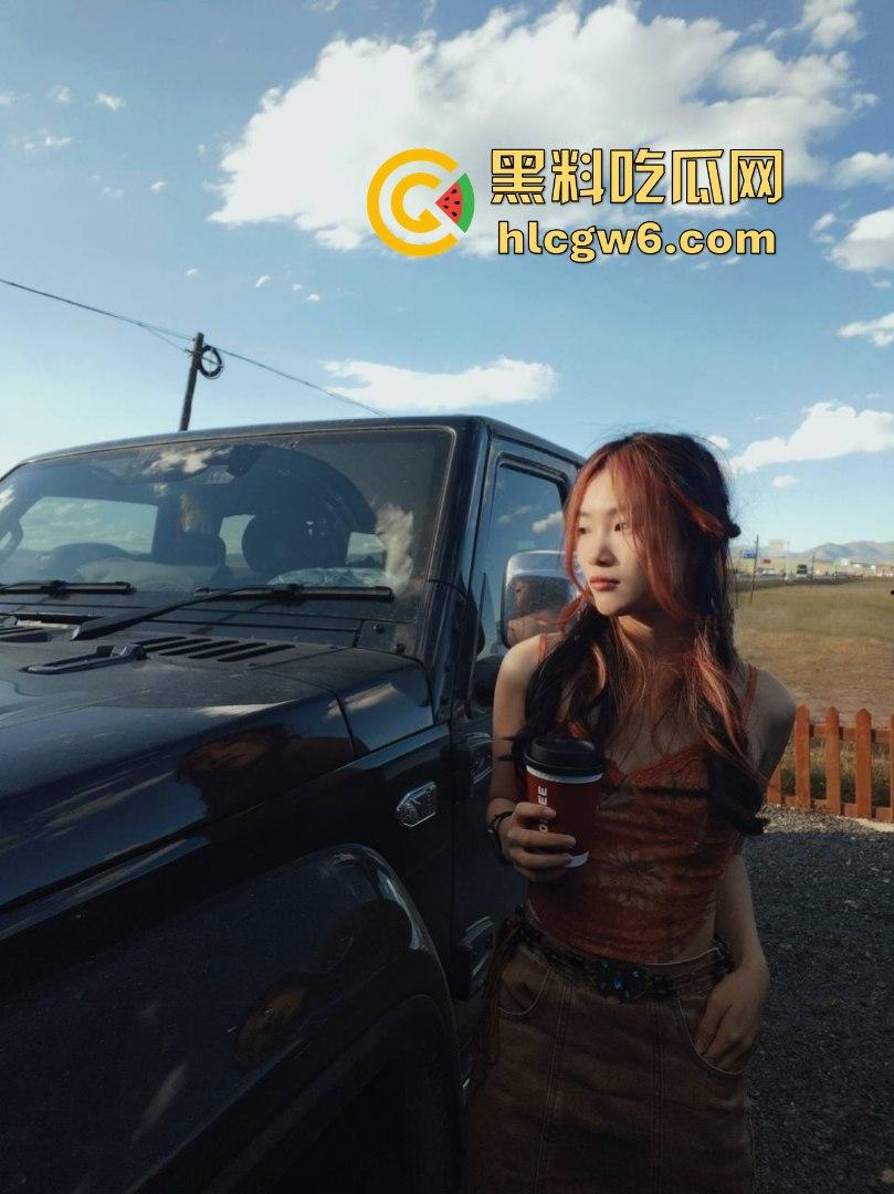 南京中医药大学红发学生妹『 徐思涵』陪金主伴游 白天是摄影师晚上是肉便器 情趣内衣换着花样骚视频流出！-7