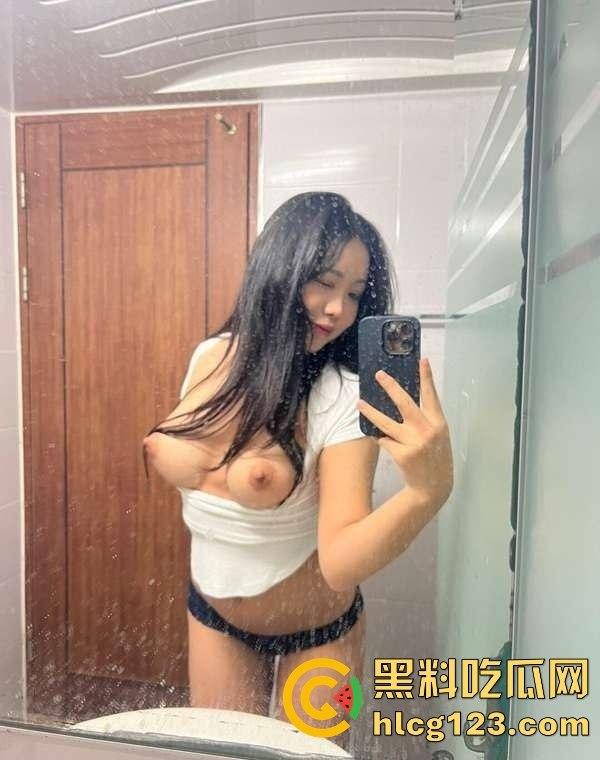 韩国反差婊 mmmmppjjjj KTV吃鸡上位，口交后入一气呵成！回酒店还得靠自己自慰解渴！-4