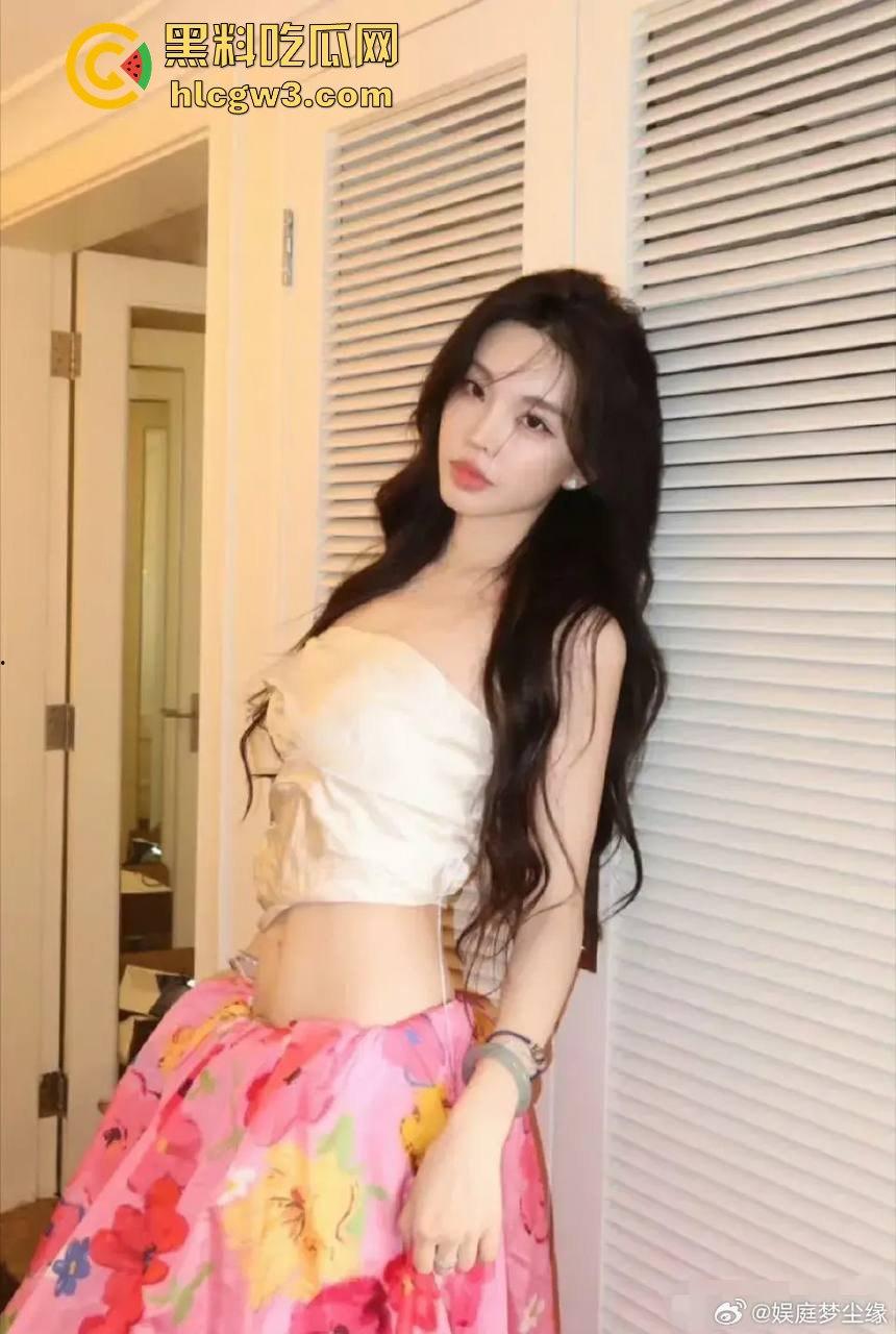 500W粉网红『谢欣桐』劈腿大戏!恋爱四年跑进富二代怀抱,私密视频曝光,干湿分离成神秘操作!-27