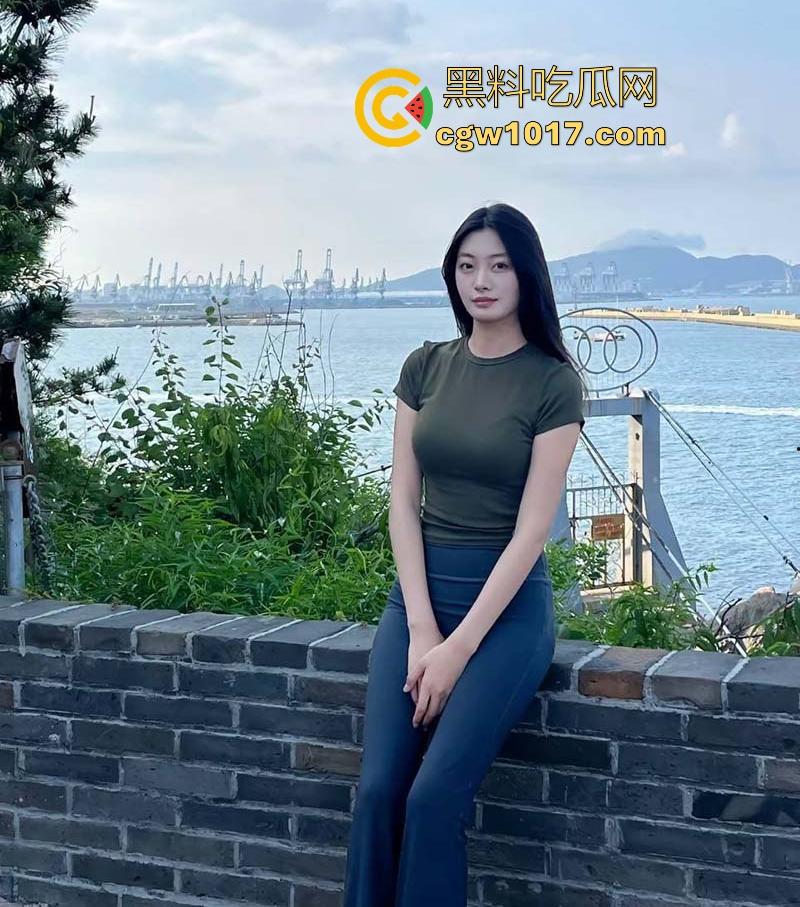 湘潭大学极品高挑美女【林奕怡】约炮视频曝光，完全露脸口交骑乘，超绝身材颜值，无套抽插白虎骚穴淫荡无比！-2