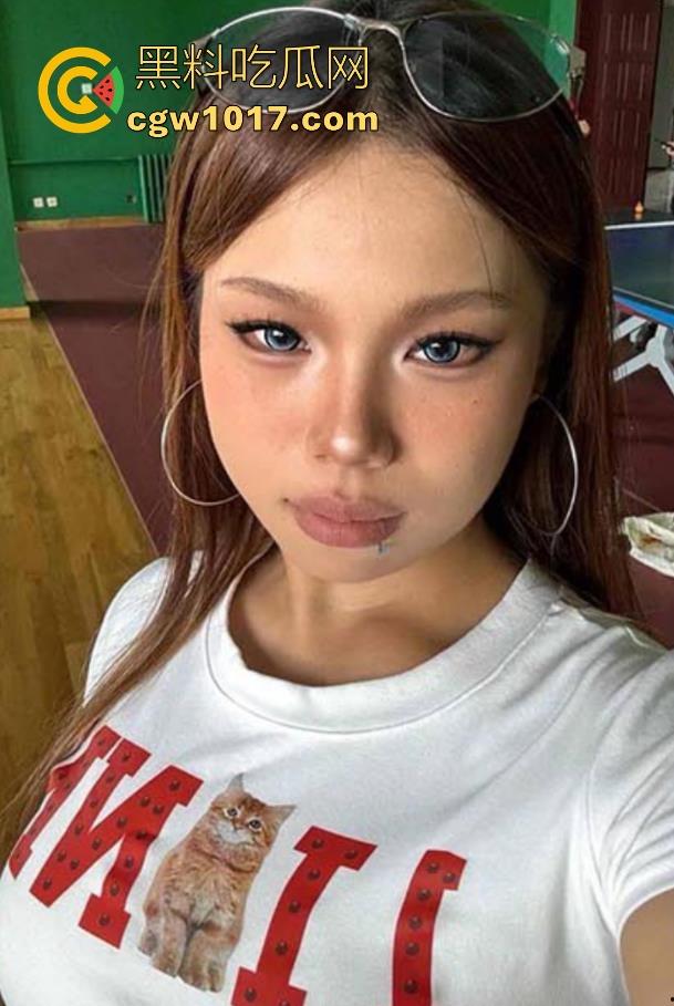 辽宁大学欧美风反差骚逼【王伟颖】微胖极品尤物，经常在外约炮钓金主，堪称顶级校园公交车，大尺度性爱自拍泄露！-1