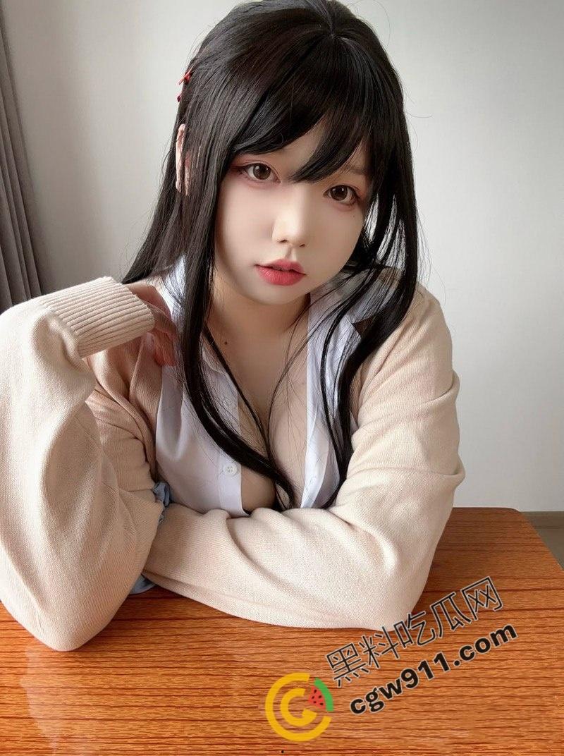 江西南昌大学校花【王欣欣】公然求包养！黑丝裹身白虎穴，翘臀肛塞诱金主，巨乳嫩尖，诱人度爆表-5