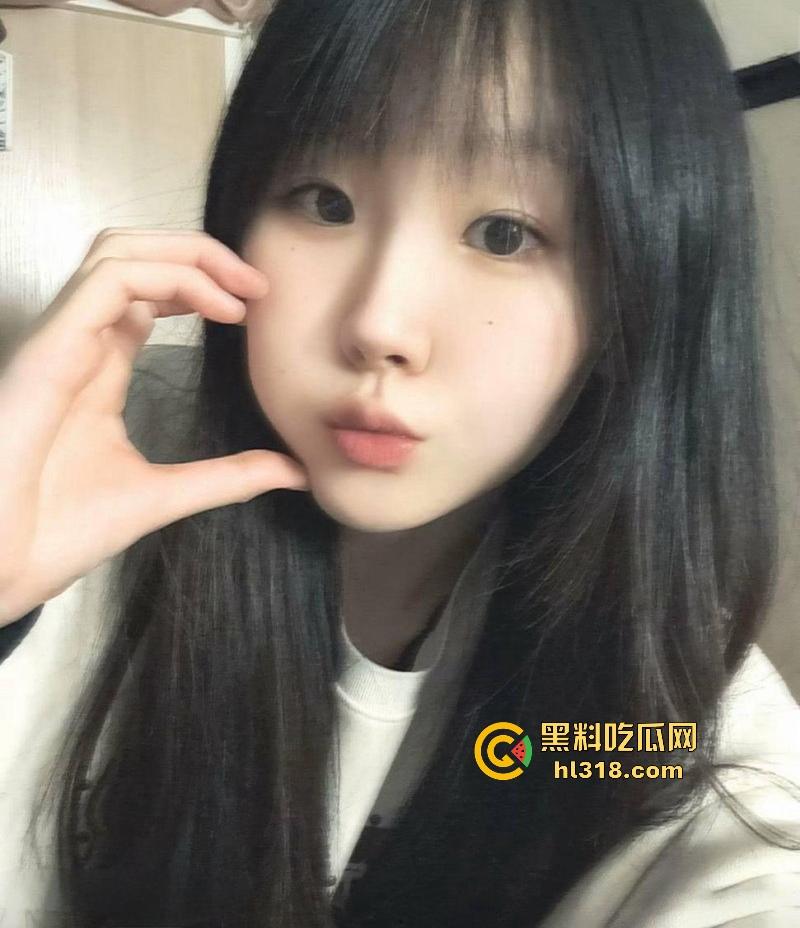 华南理工大学珠海学院超反差大一嫩妹【林卓怡】性爱视频曝光,与大龄炮友一夜两炮,骑乘榨精淫荡至极!-3