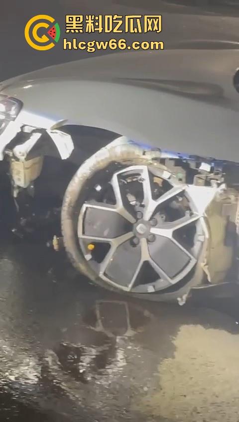 我只知道年少轻狂！小米Su7车主市区飙到180迈 躲闪不及将骑车的撞飞！-8