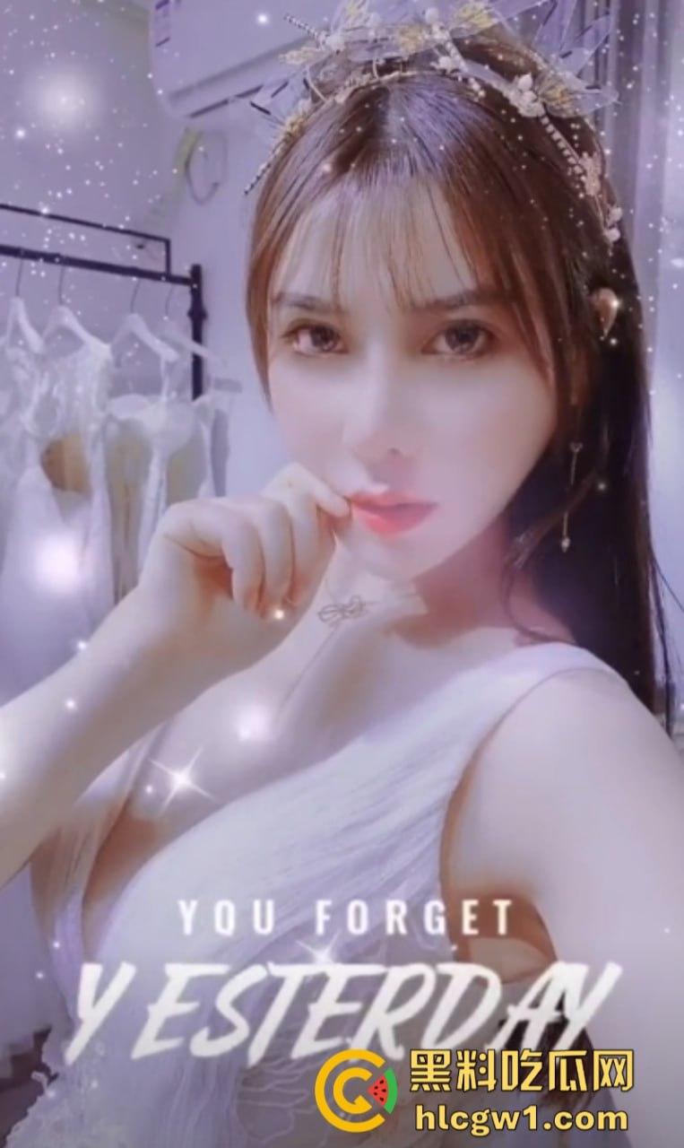 抖音高颜网红【我就是太阳】大小号双开勾引金主并售卖福利私拍 白嫩身姿真够人养眼！-5