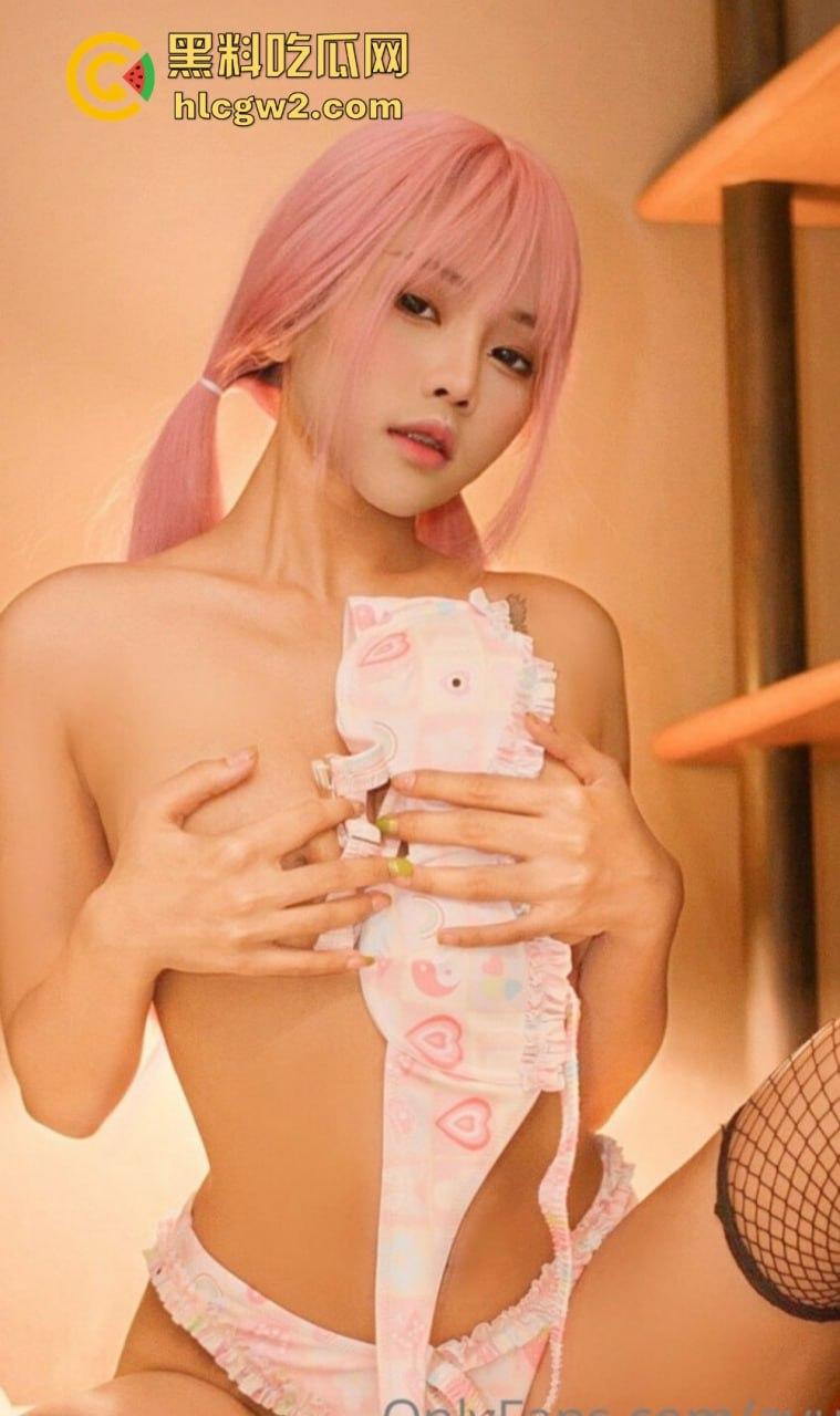 泰日混血巨乳【Meowji】大胆私拍！童颜下的骚浪全露，OF上全裸露脸直接挑战底线！-18