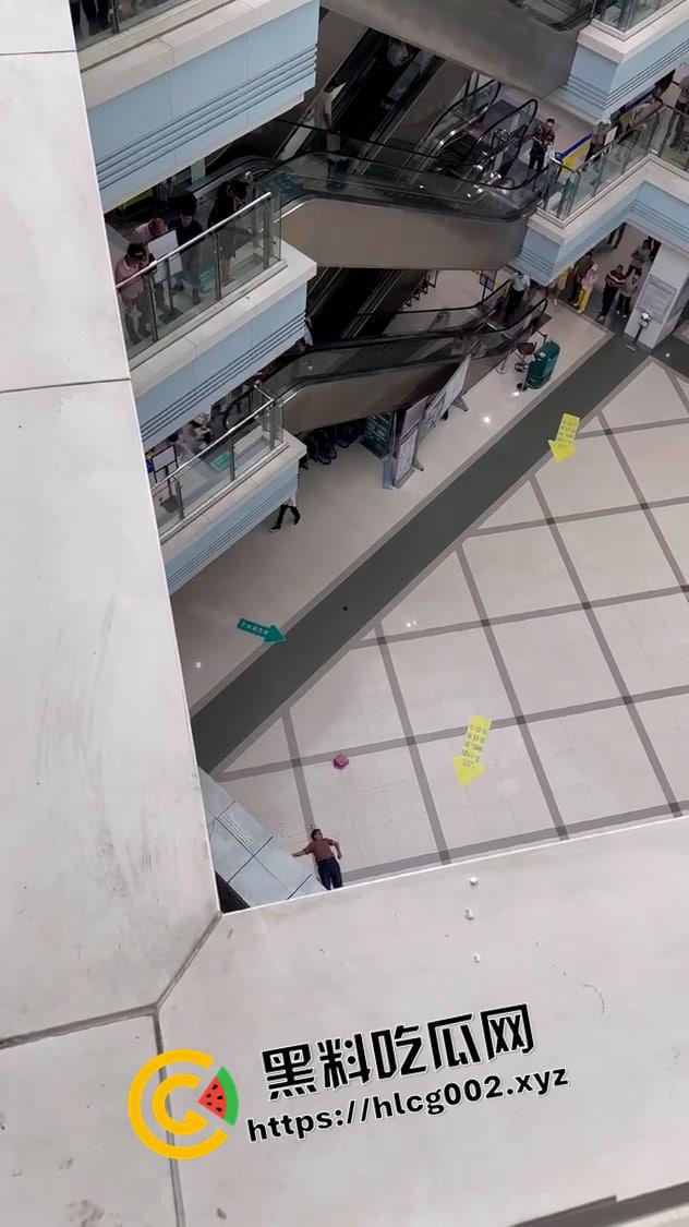 广西一附院 大叔绝望跳楼自杀 这是要多绝望啊 前排视角视频流出-3