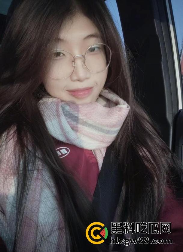 烟台大学【杨倩雪】高学历母狗镀金上床，私下勾引男同事疯狂开房，还主动爬上老领导的床！-4