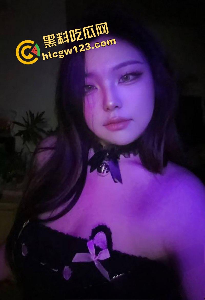 辽宁阜新反差婊【杨舒琦】翘臀开档连体衣被操到断片，3P4P全程露脸流出 前后夹击爆操群交！-5