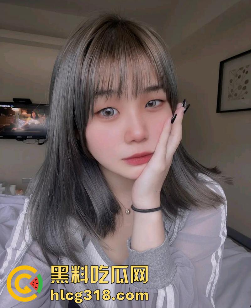 新鲜到家的不一定是广泽，也可能是台湾巨奶，IG巨乳网红【小渝】，为钱抖奶自慰自拍视频流出！-2