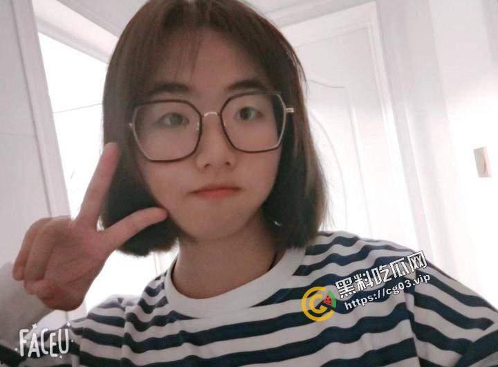 反差婊曝光 SOUL大学生约到的微胖母狗 有轻微性瘾 调教阀门极高-1