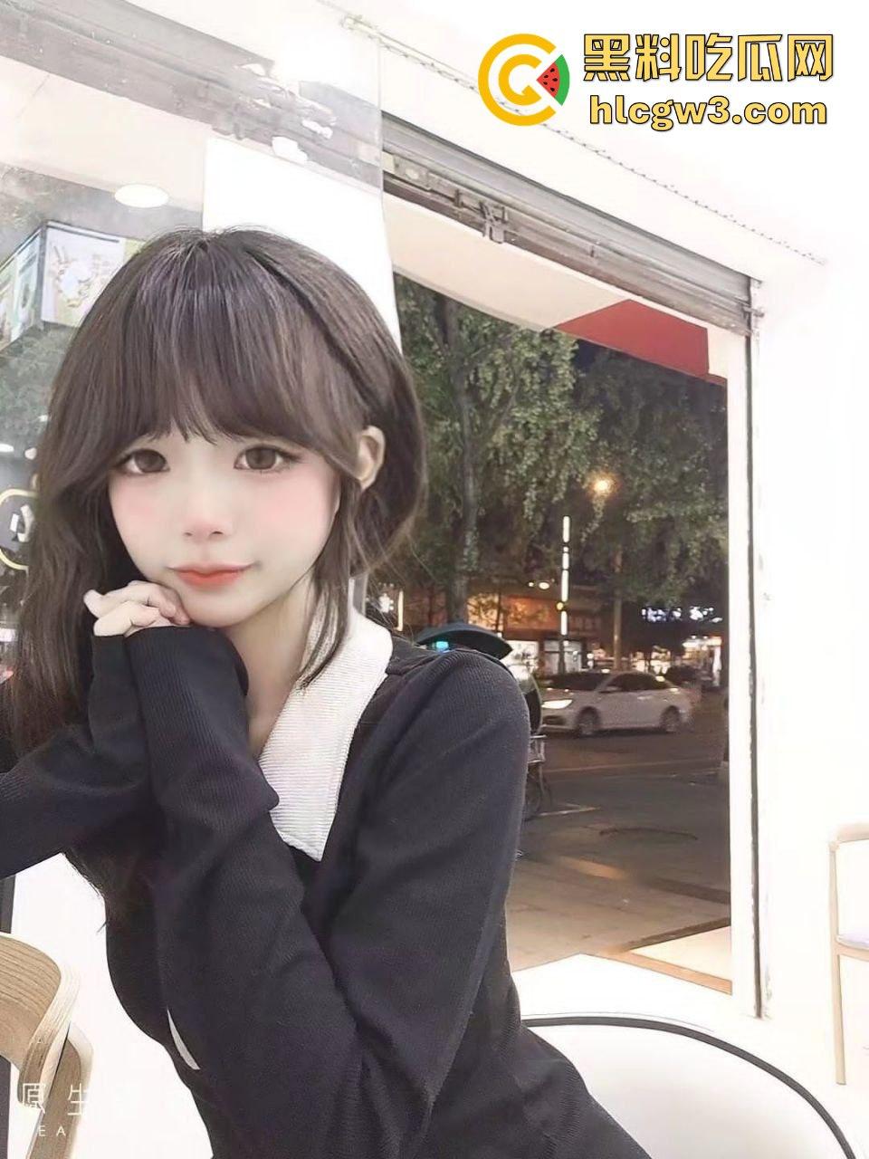 推特极品JK萝莉妹『斜眼龙王』裸拍福利流出 宿舍戴项圈比耶吐舌 这颜值清纯却骚到爆 删号退圈已绝版！-15