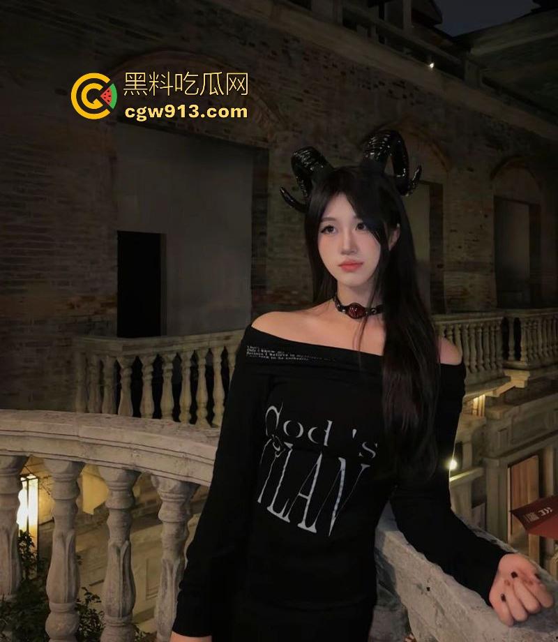 南京大学极品反差婊【李诺南】外表清纯床上淫荡,身材曼妙眼神魅惑,深喉骑乘骚劲十足!-2