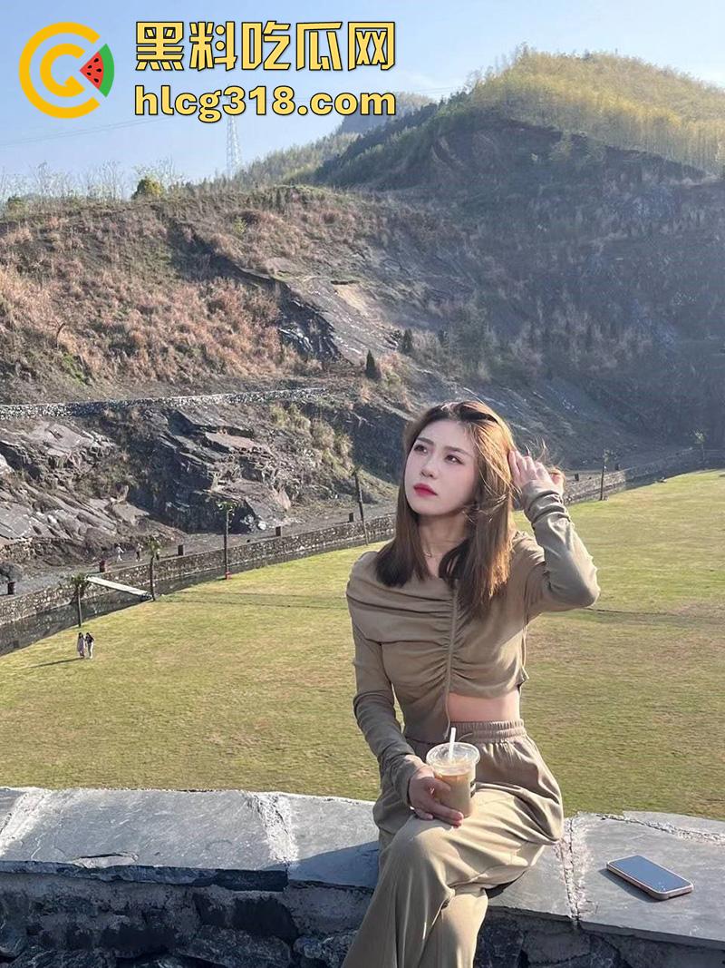 南京第二师范学院【苏妙妙】，极品身材大奶系花，被纹身富二代包养，调教成性奴母狗曝光性爱自拍！-1