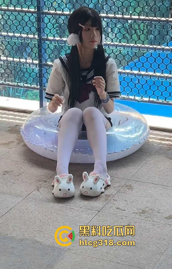 一年一度的长隆水上乐园二次元派对来袭！现场都是肤白貌美大长腿，cos骚妹湿身诱惑，鸡巴硬到炸！-8