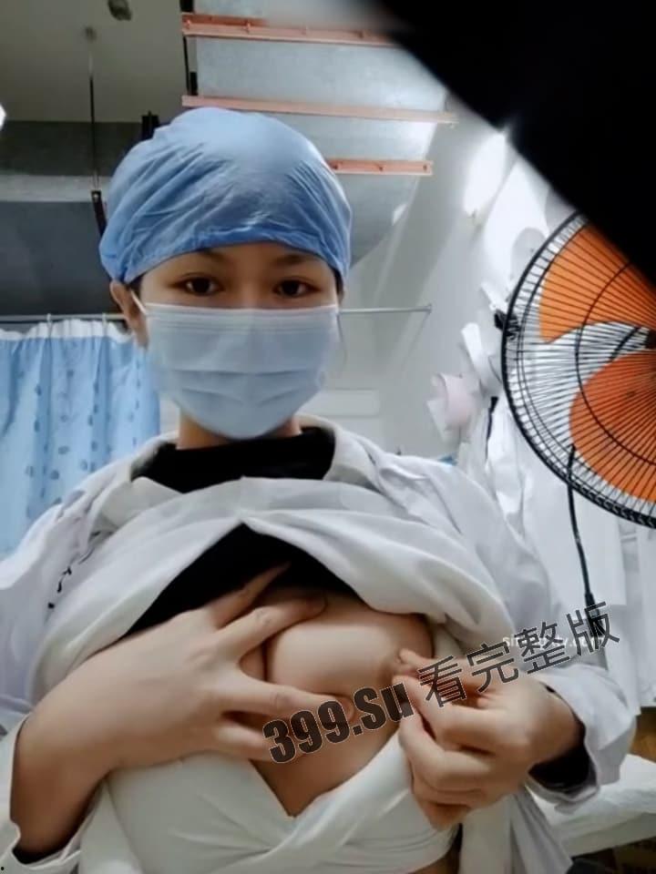 云南某甲医院  反差护士淫荡私拍流出 上班期间揉胸抠逼 和炮友啪啪  贵在真实-3