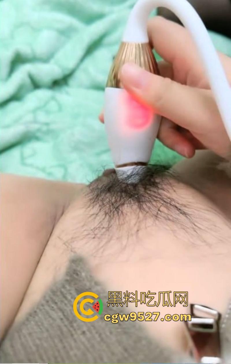 公司超骚女前台,D奶巨乳肥美大鲍鱼,办公室玩跳蛋不过瘾,跑去厕所自慰,白浆直流,骚态尽显!-6