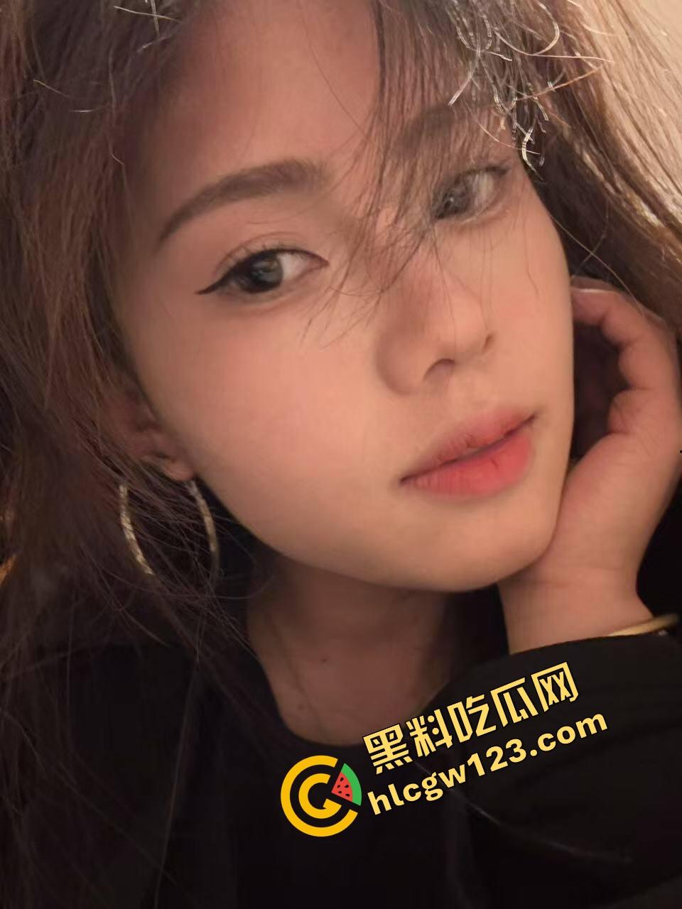 海角大神奶子即正义，巨乳人妻戴肛塞乳交爆操，高潮8次喷湿床单，深喉震阴连干差点晕厥！-1