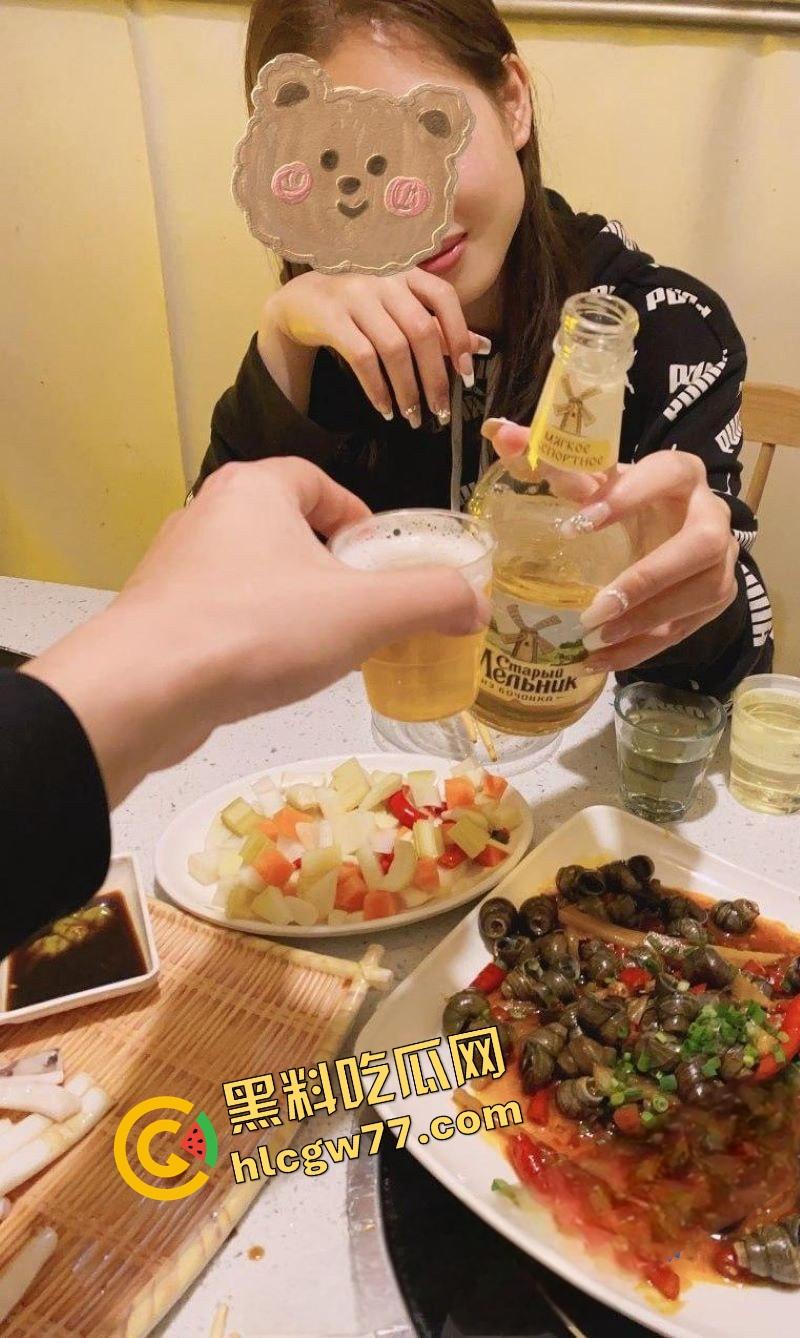 猥琐老板设计迷奸美女职员 灌酒下药趁机侵犯 各种姿势无套爆操 事后赔钱了事 聊天记录曝光！-10