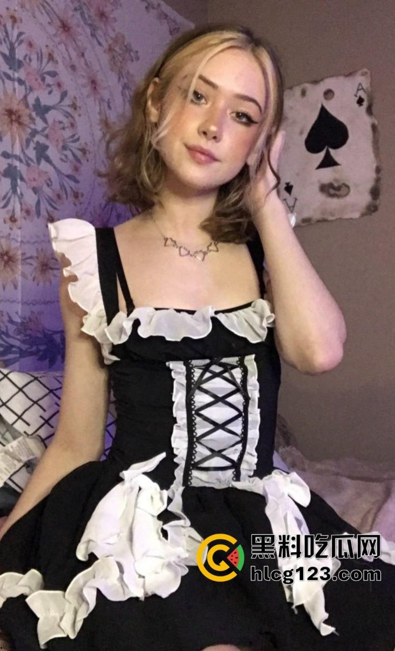 洋马BrattyDeath粉嫩小穴福利合集!胸虽小但绝对射爆,瓜友们别错过这波顶级福利!-33