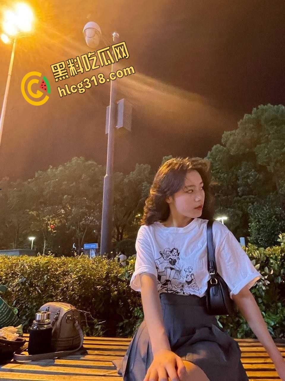 高颜值大学骚女口活绝，舌头缠绕深喉，舔得腿软，精液容器就是一条小母狗！-3