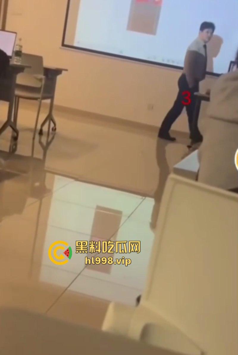 棒子欠削！浙大韩国外教在课堂上威胁中国女生不让毕业 一个西巴在中国地盘还敢撒野？-6