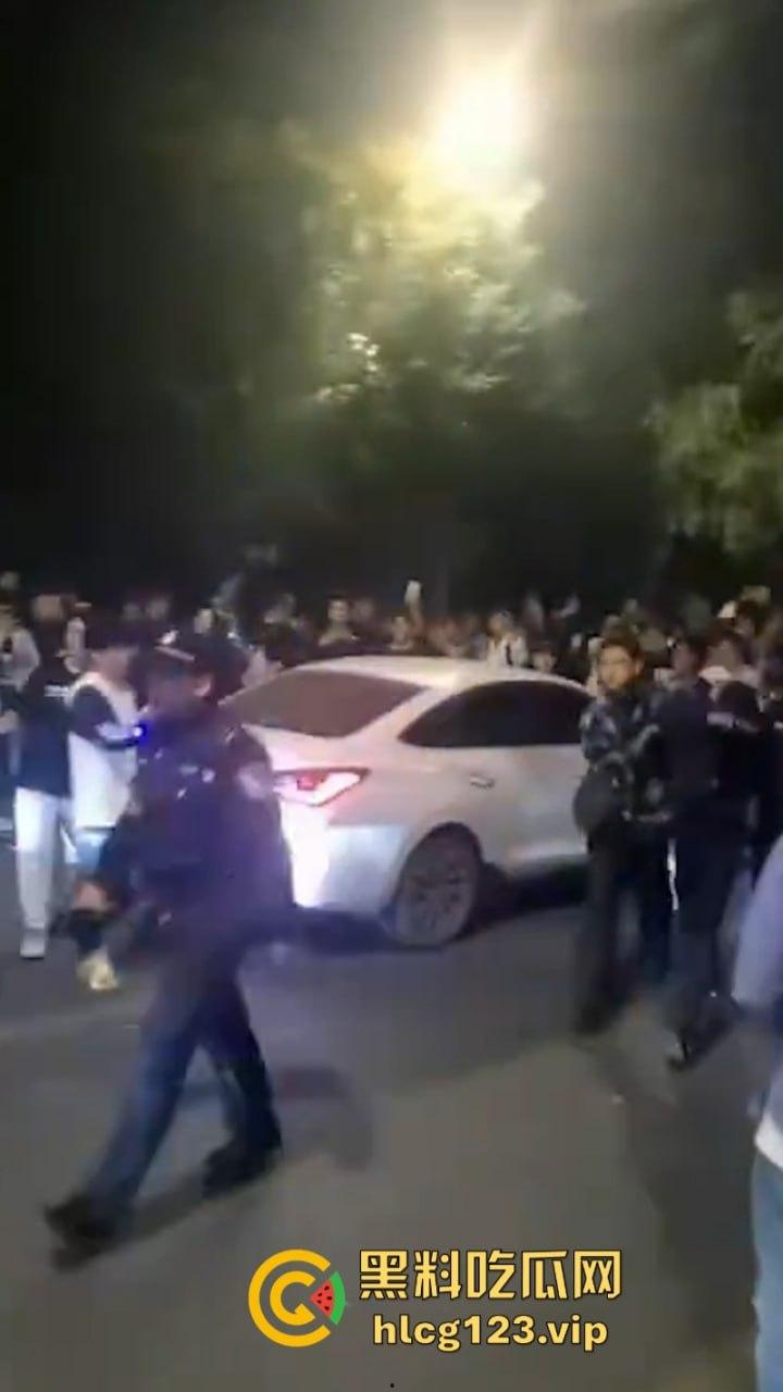 欠收拾！鬼火少年济南闹市区炸街 飙车放火 大街蹦迪 人还是不能吃得太饱！-7