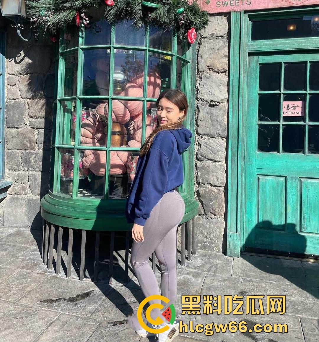 海外留学也不忘了卖逼赚美刀 前凸后翘的香港气质留学生 【陈晞文】被白人当作人形泄欲玩具-5