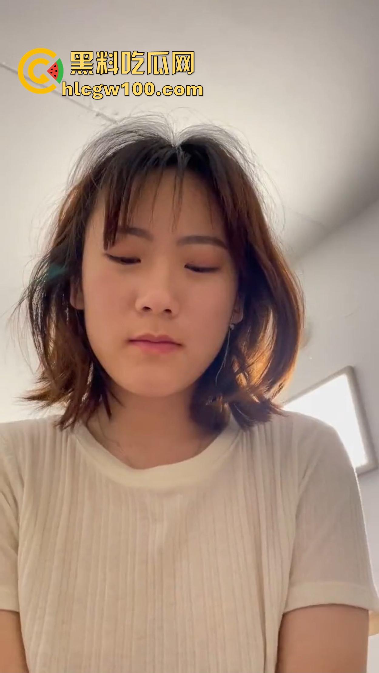 济南读研妹【向晨悦】骚劲爆表,浓密阴毛配紧致浪穴,两天榨得男友快废,口活绝顶精液说精液腥味脓味才最香!-1