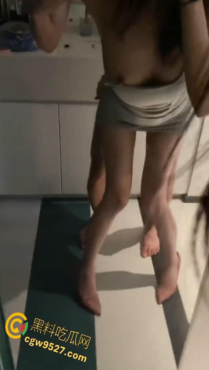 浙江艺术职业学院嫩妹【曹颖】，异地恋骚穴难耐，出轨偷情宝马富哥，高跟鞋站立后入，绝美翘臀完美炮架！-8