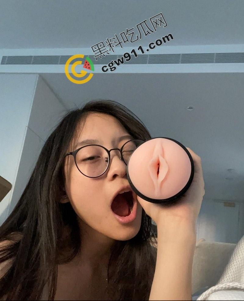 江苏20岁大学生【杨子含】约炮视频曝光!高挑身材,jk制服,口爆吞精,捆绑调教,无套颜射,香艳刺激-8