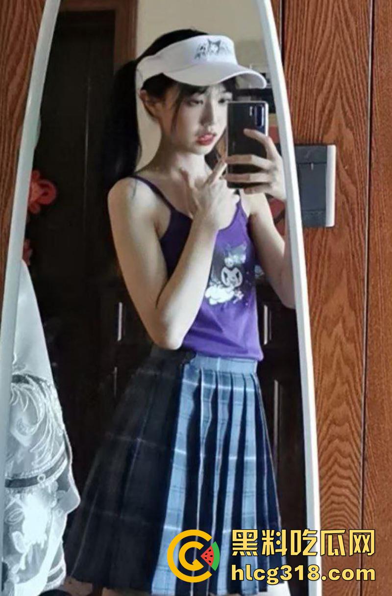 杭州校妓母狗【方怡虹】,身材性感性瘾极大,在教室给同学口交,背着男友约炮大叔,被男友曝光沦为校妓!-1