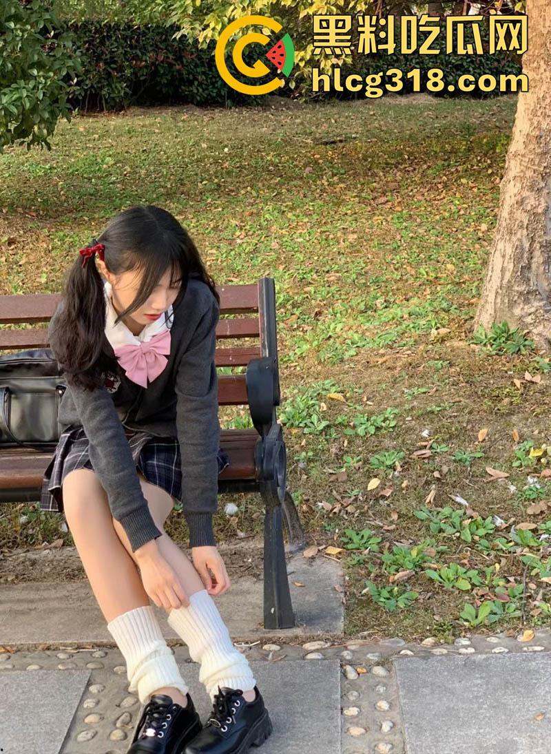 杭州校妓母狗【方怡虹】,身材性感性瘾极大,在教室给同学口交,背着男友约炮大叔,被男友曝光沦为校妓!-3