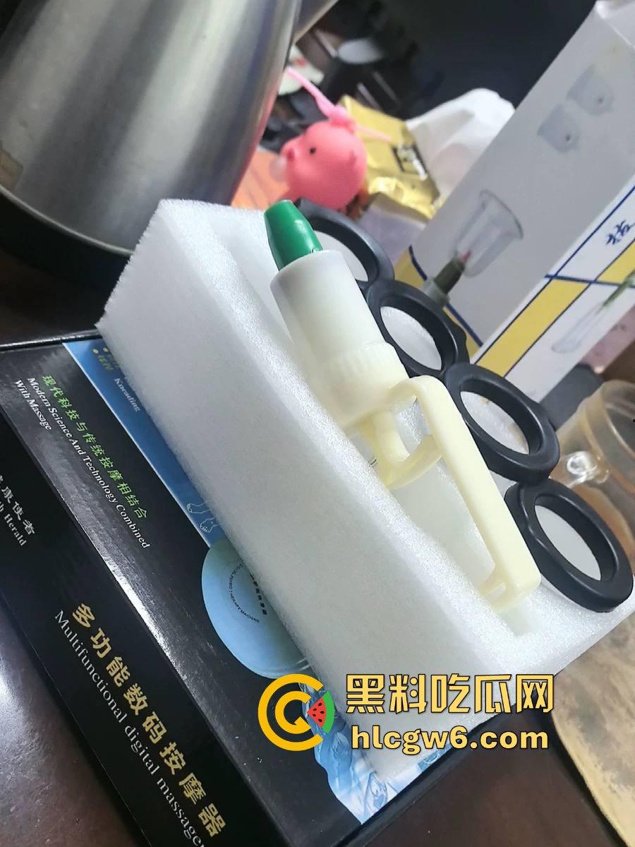 骚逼的奶子湿气太重 电子拔罐器全力以赴吸出新花样 这奶子湿气重得要通上电疗？乳腺湿气太重还是太骚？-10