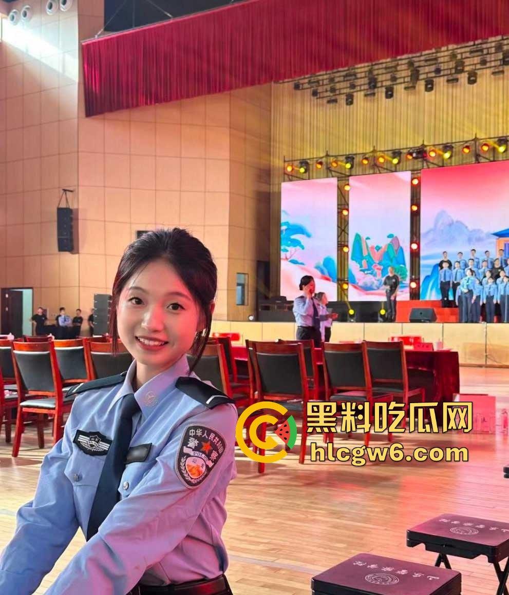 退役警花下海经商服务洋鬼子被按床打桩 又一个制服浪货被操成肉便器 警花传人不如『张津瑜』还想靠肉体上位？-1