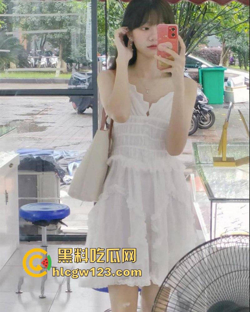 广西师范大学经济系学妹【范陈辰】清纯小coser三天被炮友拿下 酒店开房视频流出 娇嫩身躯被按压在床上猛插！-5