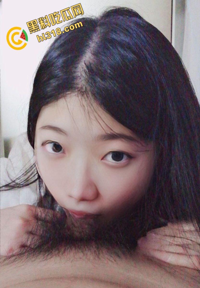 四川清纯眼镜护士【黄依琳】，黑丝眼镜母狗床上淫水横流，主动女上骑乘害羞挡脸，娇喘对话反差至极 !-4