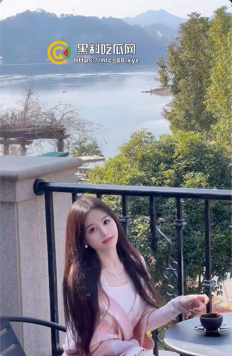 高颜值性感御姐【林晓怡】出轨被老公曝光视频,酒店情趣黑丝跳蛋调教 大屌直插花蕊,操的骚鸡淫叫连连!-5