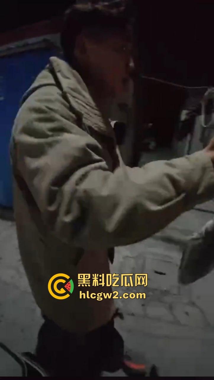 钓鱼佬想换小姐姐十分钟激情 拿条黄辣丁换草逼 小姐姐一脸嫌弃 把人当翘嘴钓呢？-8